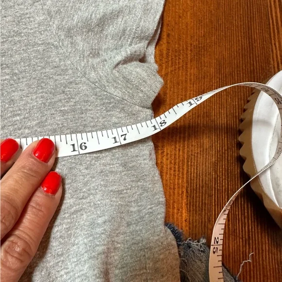 H&M Women’s NASA Basic GrayTee 🚀 - Picture 6 of 6